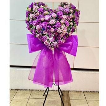 ハートのスタンド花 東京へ贈るスタンド花ならフラワーショップリラ